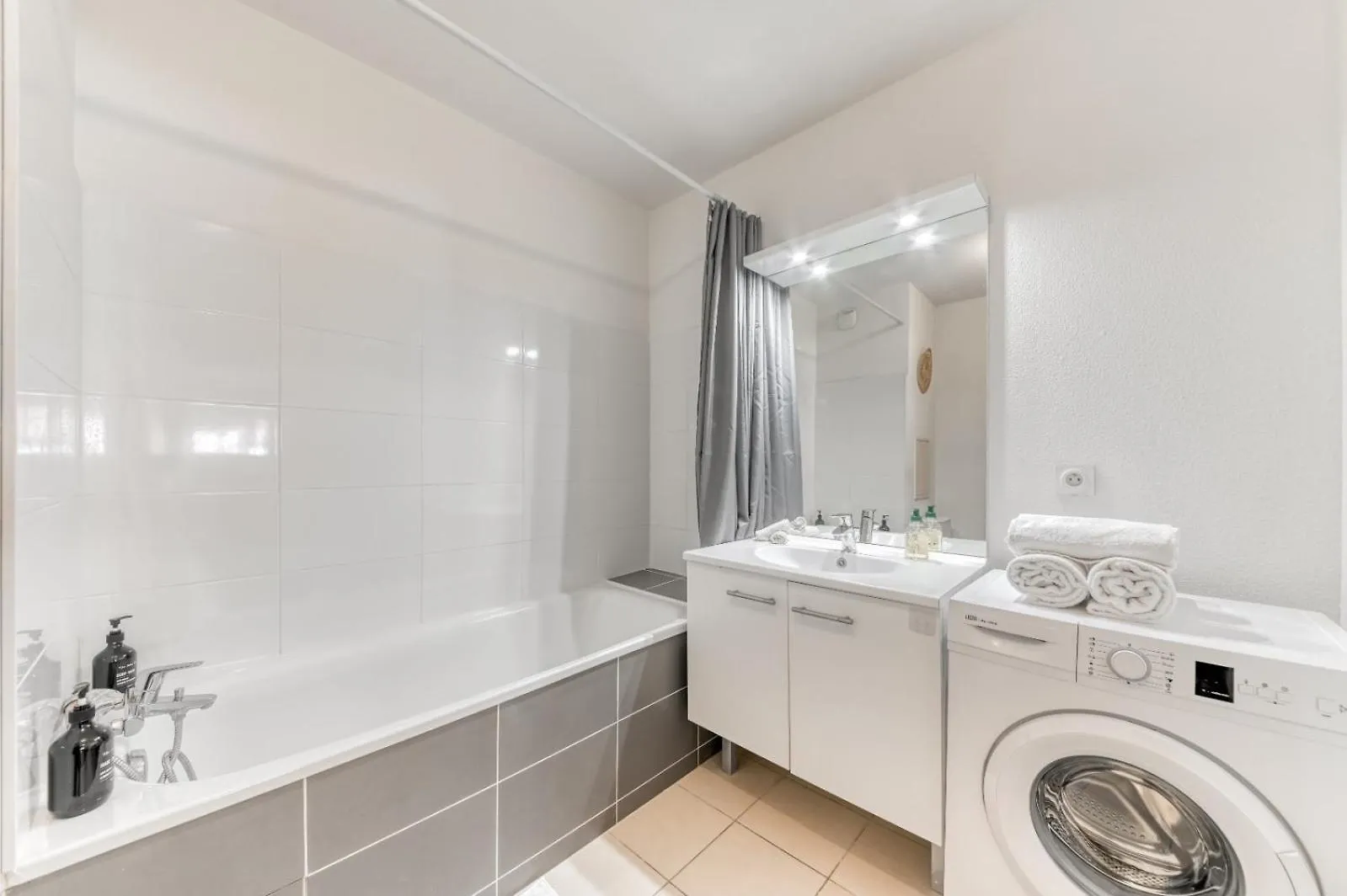 Joli Studio Haut Standing A 100M Du Tram T3 Villeurbanne Apartment