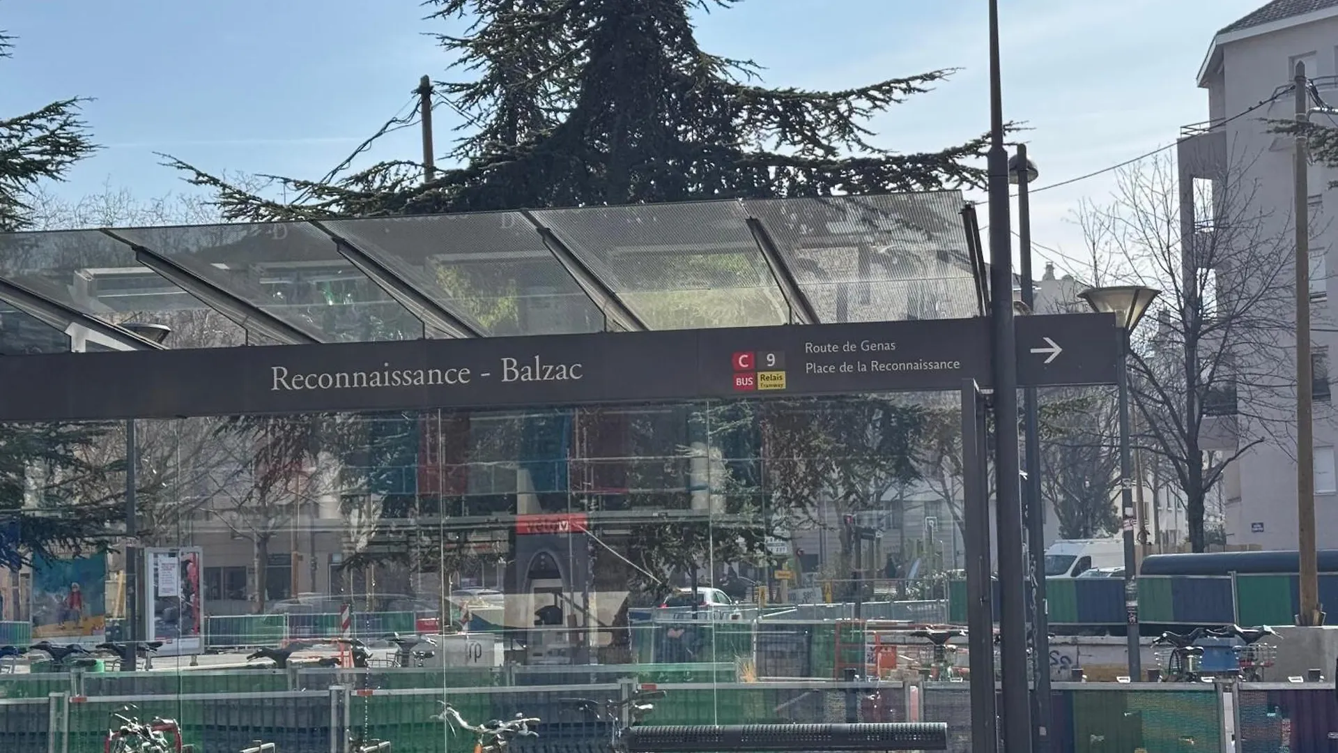 Joli Studio Haut Standing A 100M Du Tram T3 Villeurbanne France