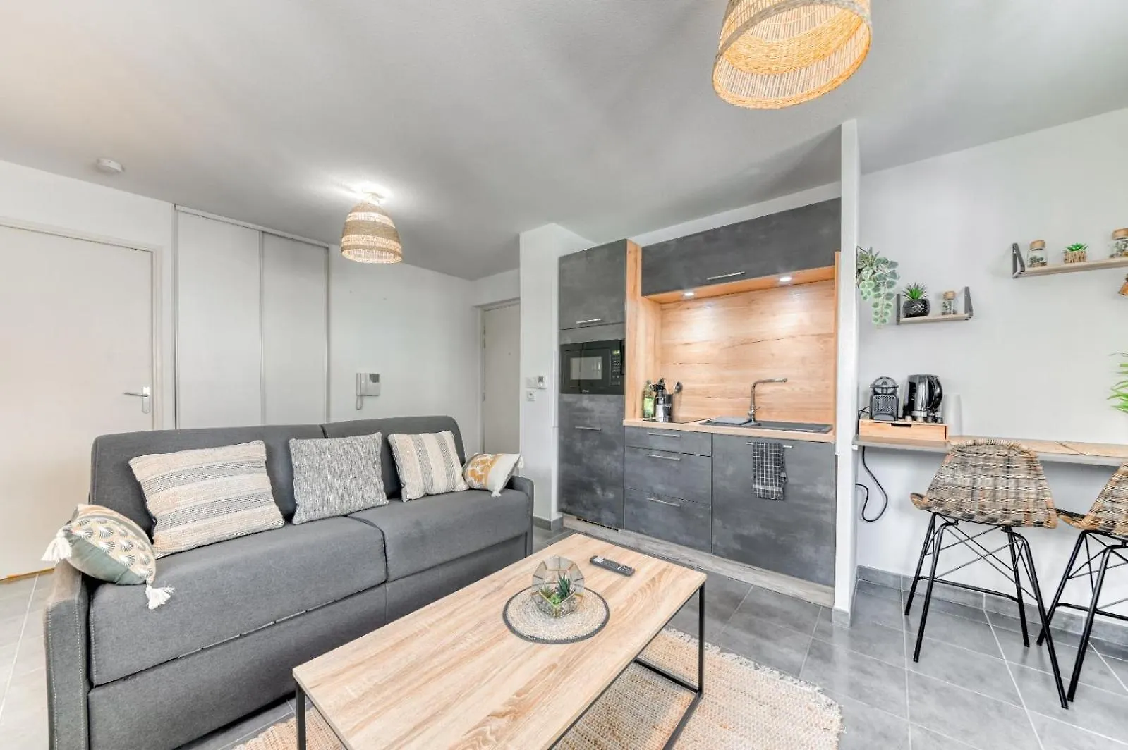 Joli Studio Haut Standing A 100M Du Tram T3 Villeurbanne